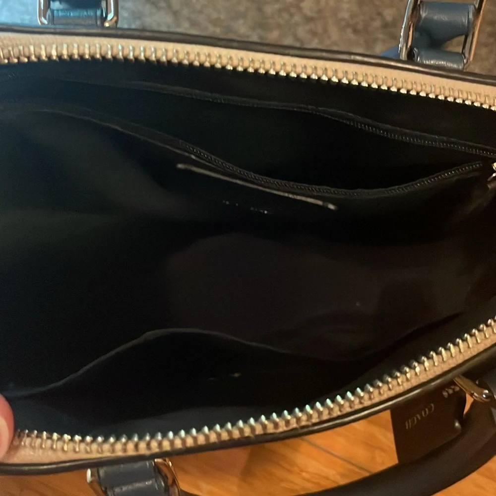 Coach purse - Picture 6 of 8